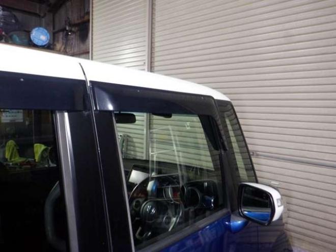 N-BOXG ターボLパッケージ 2トーンカラースタイル 4WD　ナビ・TV・Bカメラ・両側パワスラ・ETC 660