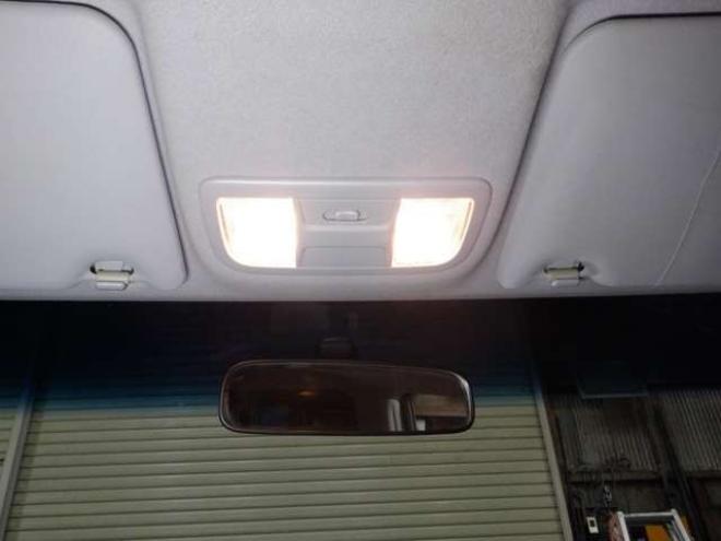 ステップワゴン2.0 スパーダ Z 4WD　ナビ・TV・Bカメラ・両側電動・スマートキー・HID・ETC・リアヒーター・パドルシフト・VSA・フルフラットシート・フォグランプ・純正AW・ステアリングスイッチ 2000