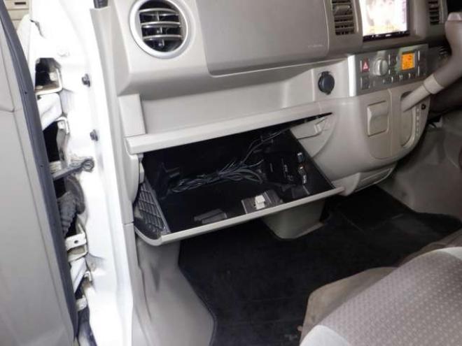 エブリィワゴン PZターボ ディスチャージヘッドランプ装着車 4WD　本州仕入・ナビ・TV・Bカメラ・パワスラ・シートヒーター・キーレス・HID・ETC・社外エンスタ・フォグランプ・オートエアコン・リアヒーター・電動格納・ドアバイザーDVD再生 660