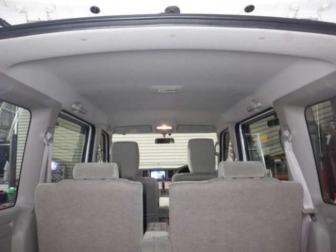 エブリィワゴン PZターボ ディスチャージヘッドランプ装着車 4WD　本州仕入・ナビ・TV・Bカメラ・パワスラ・シートヒーター・キーレス・HID・ETC・社外エンスタ・フォグランプ・オートエアコン・リアヒーター・電動格納・ドアバイザーDVD再生 660