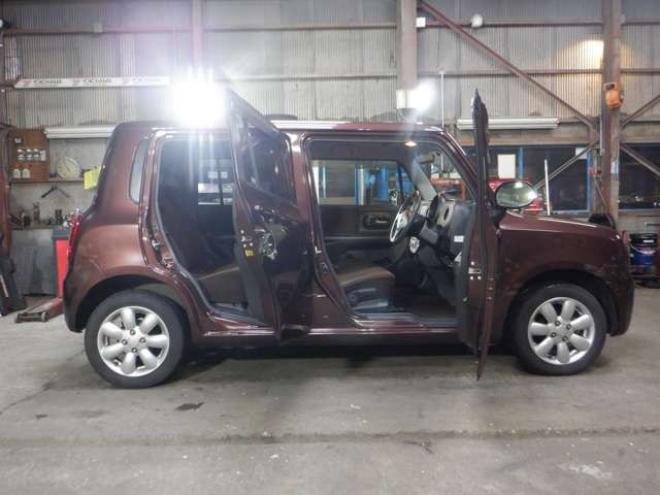 ラパンX 4WD　ナビ・TV・バックカメラ・USB・スマートキー・プッシュスタート・シートヒーター・ETC・ライトレベライザー・ドアバイザー・電動格納ドアミラー 660