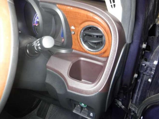 N-ONEプレミアム ツアラー 4WD　本州仕入・ナビ・TV・Bカメラ・スマートキー・プッシュスタート・HID・ターボ・フォグランプ・オートライト・オートエアコン・ベンチシート 660