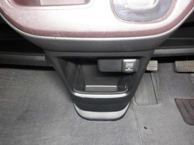 N-ONEプレミアム ツアラー 4WD　本州仕入・ナビ・TV・Bカメラ・スマートキー・プッシュスタート・HID・ターボ・フォグランプ・オートライト・オートエアコン・ベンチシート 660