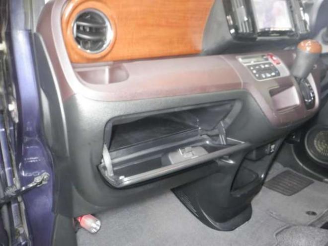 N-ONEプレミアム ツアラー 4WD　本州仕入・ナビ・TV・Bカメラ・スマートキー・プッシュスタート・HID・ターボ・フォグランプ・オートライト・オートエアコン・ベンチシート 660