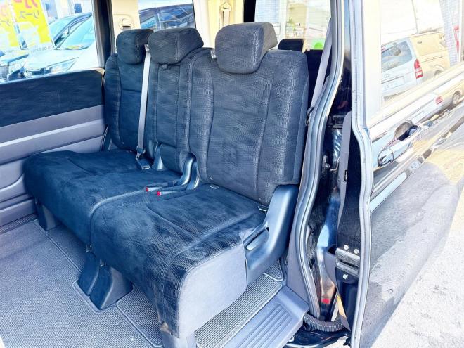 ステップワゴン2.0G Eセレクション 4WD 本州仕入　寒冷地仕様 純正ナビ　Bluetooth接続　後席モニター　パワースライド　アイドリングストップ　社外アルミ　横滑り防止　スマートキー　3列シート　タイミングチェーン車　バックカメラ　フルセグTV 4WD 2000 ５Dr