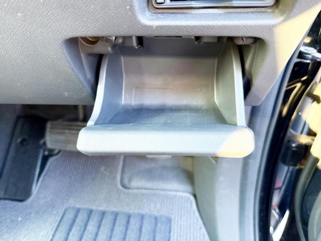 ステップワゴン2.0G Eセレクション 4WD 本州仕入　寒冷地仕様 純正ナビ　Bluetooth接続　後席モニター　パワースライド　アイドリングストップ　社外アルミ　横滑り防止　スマートキー　3列シート　タイミングチェーン車　バックカメラ　フルセグTV 4WD 2000 ５Dr