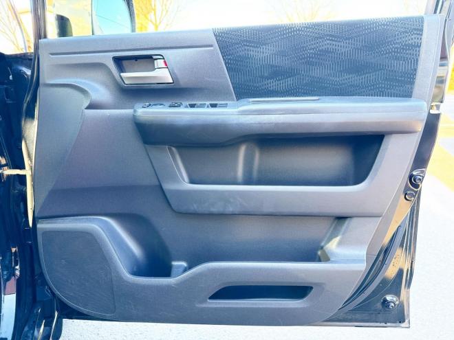 ステップワゴン2.0G Eセレクション 4WD 本州仕入　寒冷地仕様 純正ナビ　Bluetooth接続　後席モニター　パワースライド　アイドリングストップ　社外アルミ　横滑り防止　スマートキー　3列シート　タイミングチェーン車　バックカメラ　フルセグTV 4WD 2000 ５Dr