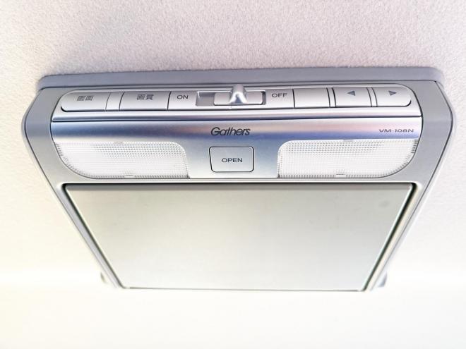 ステップワゴン2.0G Eセレクション 4WD 本州仕入　寒冷地仕様 純正ナビ　Bluetooth接続　後席モニター　パワースライド　アイドリングストップ　社外アルミ　横滑り防止　スマートキー　3列シート　タイミングチェーン車　バックカメラ　フルセグTV 4WD 2000 ５Dr