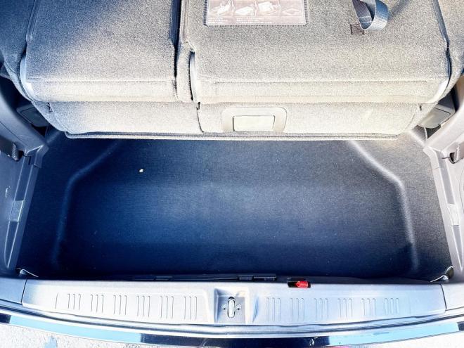 ステップワゴン2.0G Eセレクション 4WD 本州仕入　寒冷地仕様 純正ナビ　Bluetooth接続　後席モニター　パワースライド　アイドリングストップ　社外アルミ　横滑り防止　スマートキー　3列シート　タイミングチェーン車　バックカメラ　フルセグTV 4WD 2000 ５Dr