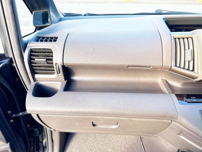 ステップワゴン2.0G Eセレクション 4WD 本州仕入　寒冷地仕様 純正ナビ　Bluetooth接続　後席モニター　パワースライド　アイドリングストップ　社外アルミ　横滑り防止　スマートキー　3列シート　タイミングチェーン車　バックカメラ　フルセグTV 4WD 2000 ５Dr