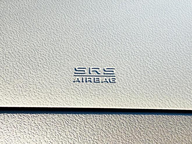 ステップワゴン2.0G Eセレクション 4WD 本州仕入　寒冷地仕様 純正ナビ　Bluetooth接続　後席モニター　パワースライド　アイドリングストップ　社外アルミ　横滑り防止　スマートキー　3列シート　タイミングチェーン車　バックカメラ　フルセグTV 4WD 2000 ５Dr