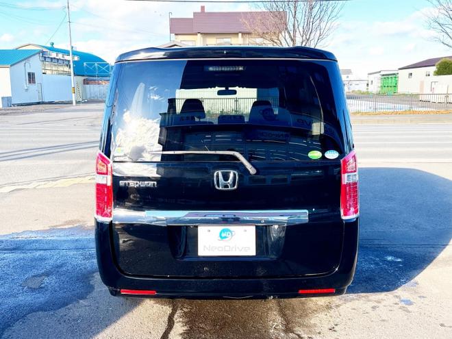 ステップワゴン2.0G Eセレクション 4WD 本州仕入　寒冷地仕様 純正ナビ　Bluetooth接続　後席モニター　パワースライド　アイドリングストップ　社外アルミ　横滑り防止　スマートキー　3列シート　タイミングチェーン車　バックカメラ　フルセグTV 4WD 2000 ５Dr