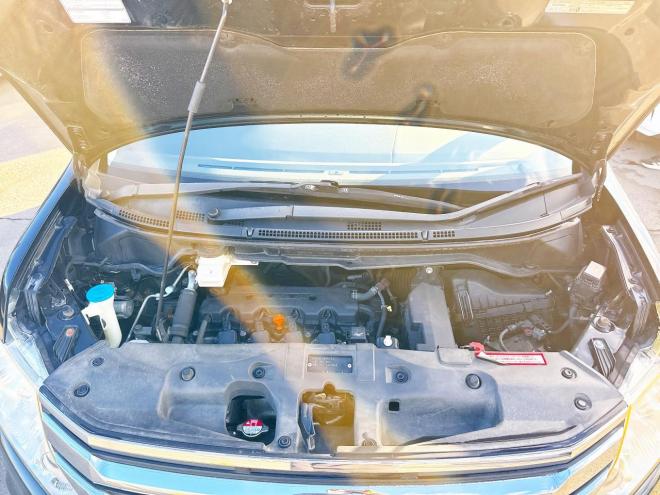 ステップワゴン2.0G Eセレクション 4WD 本州仕入　寒冷地仕様 純正ナビ　Bluetooth接続　後席モニター　パワースライド　アイドリングストップ　社外アルミ　横滑り防止　スマートキー　3列シート　タイミングチェーン車　バックカメラ　フルセグTV 4WD 2000 ５Dr