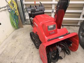 除雪機　ホンダハイブリッド除雪機Hss970i
9馬力整備後引き渡し