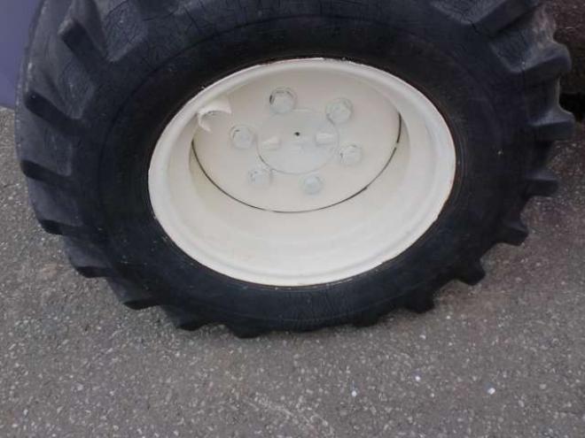 ホイールローダコマツ　WA30-5　コンマ3バケツ　冬仕様　ヒーター　塗装済み 2WD 1500