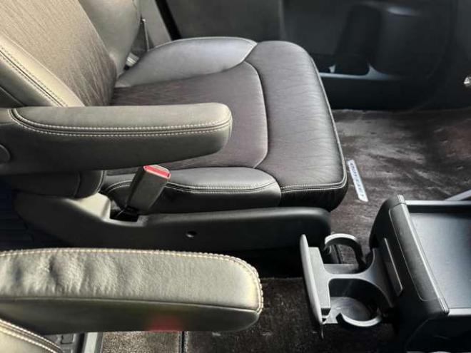 オデッセイ2.4 アブソルート EX 4WD　両側Pスライド　ナビ　TV　Bカメラ　Bluetooth　ハーフレザーシート 2400