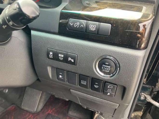 ヴェルファイア2.4 Z ゴールデンアイズII 4WD　 2400