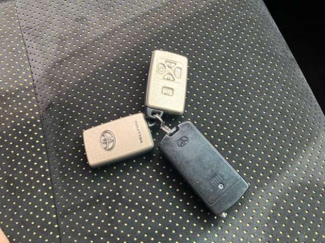 ヴェルファイア2.4 Z ゴールデンアイズII 4WD　 2400