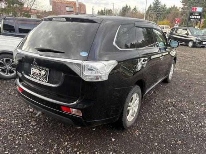 アウトランダーPHEV2.0 G ナビパッケージ 4WD　 2000