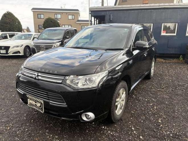 アウトランダーPHEV2.0 G ナビパッケージ 4WD　 2000