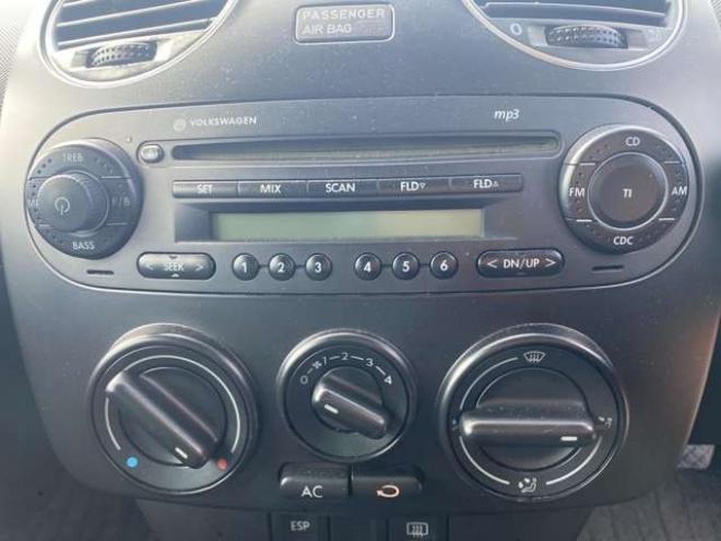 ニュービートルニュービートル　 正規輸入車 2WD 2000