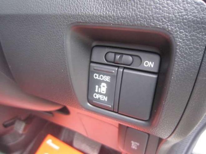 N-BOXカスタムG Lパッケージ 4WD　ワンオーナー パワースラドア ドラレコ エンスタ 夏冬タイヤ 1年間走行無制限保証付 660