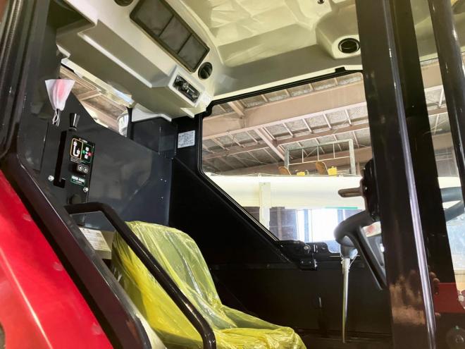 収穫機ヤンマー　未使用　コンバイン　YH700M　ワイドヘッダー2.6m仕様　農機具　作業機