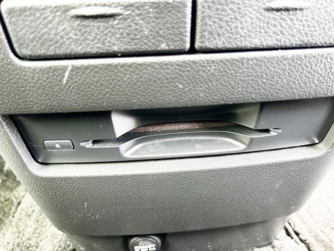 エルグランド250ハイウェイスターS 4WD　ローンが不安な方＜優遇ローン＞本州仕入 両側パワースライドドア　純正HDDナビ 4WD