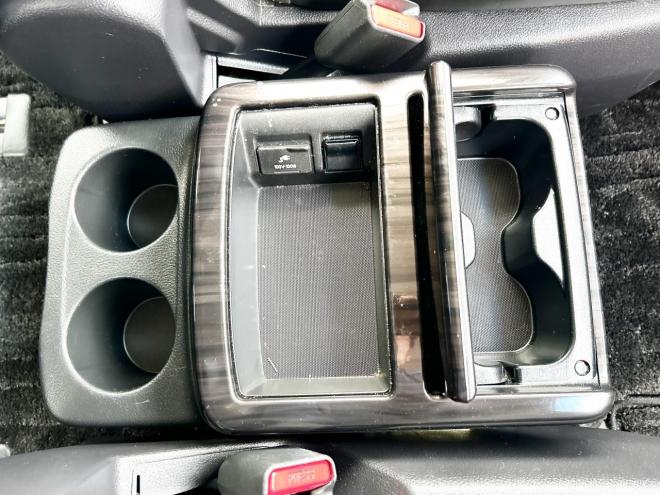 エルグランド250ハイウェイスターS 4WD　ローンが不安な方＜優遇ローン＞本州仕入 両側パワースライドドア　純正HDDナビ 4WD