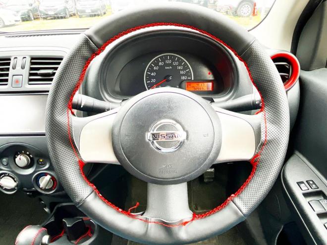 マーチ5ドア1.2X FOUR Vセレクション 4WD　ローンが不安な方＜優遇ローン＞　1年保証付 寒冷地仕様　純正ナビ