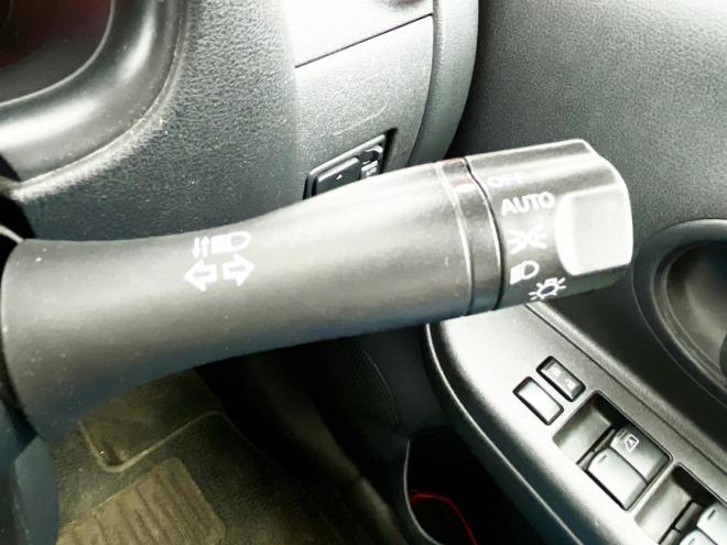 マーチ5ドア1.2X FOUR Vセレクション 4WD　ローンが不安な方＜優遇ローン＞　1年保証付 寒冷地仕様　純正ナビ