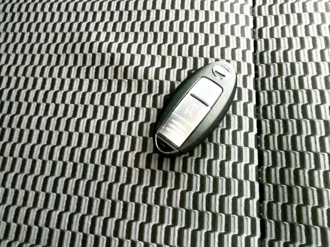 マーチ5ドア1.2X FOUR Vセレクション 4WD　ローンが不安な方＜優遇ローン＞　1年保証付 寒冷地仕様　純正ナビ