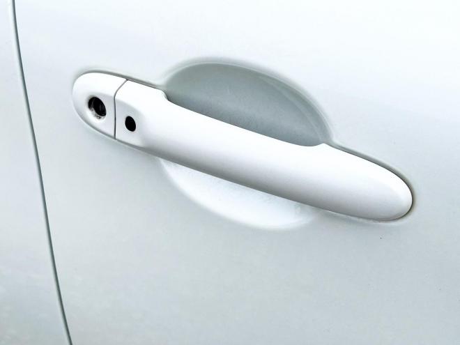 マーチ5ドア1.2X FOUR Vセレクション 4WD　ローンが不安な方＜優遇ローン＞　1年保証付 寒冷地仕様　純正ナビ