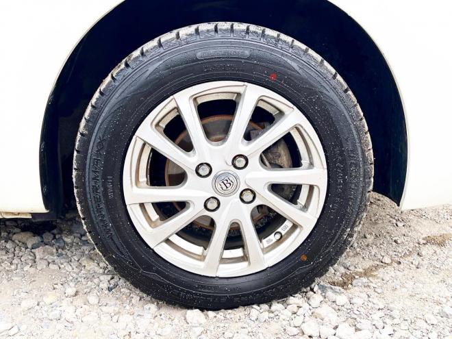 マーチ5ドア1.2X FOUR Vセレクション 4WD　ローンが不安な方＜優遇ローン＞　1年保証付 寒冷地仕様　純正ナビ