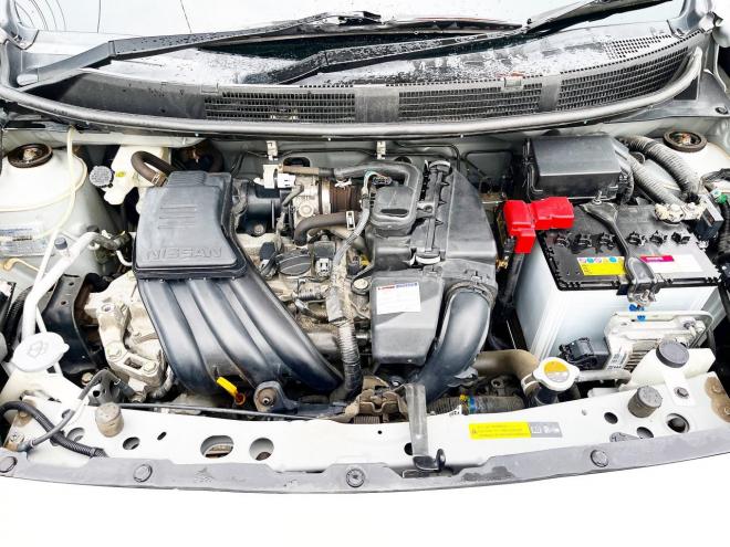 マーチ5ドア1.2X FOUR Vセレクション 4WD　ローンが不安な方＜優遇ローン＞　1年保証付 寒冷地仕様　純正ナビ