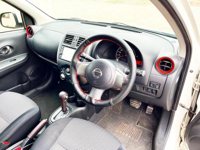 マーチ5ドア1.2X FOUR Vセレクション 4WD　ローンが不安な方＜優遇ローン＞　1年保証付 寒冷地仕様　純正ナビ