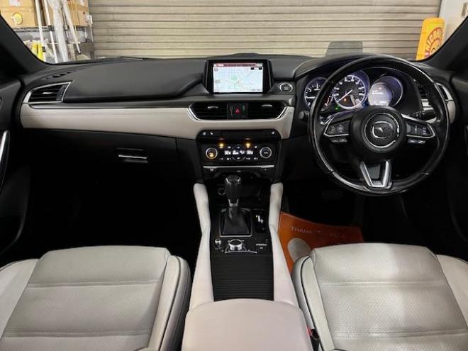 アテンザワゴンＸＤ　Ｌパッケージ　寒冷地仕様　禁煙車　スカイアクティブディーゼルターボ　純正１９インチＡＷ　社外１７ＡＷ＋スタッドレスタイヤ付　純正ナビ（地デジ　ＤＶＤ再生　Ｂｌｕｅｔｏｏｔｈ）＋バックカメラ　前後ドライブレコーダー　ヘッドアップディスプレイ　ＢＯＳＥサウンド　衝突軽減ブレーキ　レーダークルーズコントロール　車線逸脱警報　ＬＥＤヘッドライト　フロントガラス熱線　シートヒーター　ステアリングヒーター　横滑り防止装置　ＥＴＣ 4WD 2200 5Dr