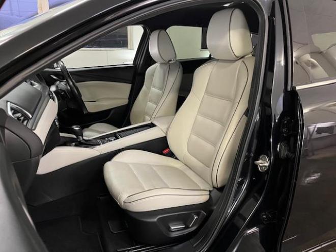 アテンザワゴンＸＤ　Ｌパッケージ　寒冷地仕様　禁煙車　スカイアクティブディーゼルターボ　純正１９インチＡＷ　社外１７ＡＷ＋スタッドレスタイヤ付　純正ナビ（地デジ　ＤＶＤ再生　Ｂｌｕｅｔｏｏｔｈ）＋バックカメラ　前後ドライブレコーダー　ヘッドアップディスプレイ　ＢＯＳＥサウンド　衝突軽減ブレーキ　レーダークルーズコントロール　車線逸脱警報　ＬＥＤヘッドライト　フロントガラス熱線　シートヒーター　ステアリングヒーター　横滑り防止装置　ＥＴＣ 4WD 2200 5Dr