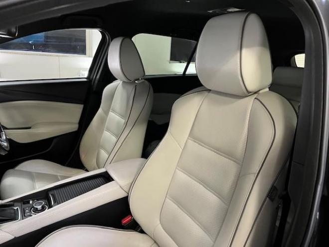 アテンザワゴンＸＤ　Ｌパッケージ　寒冷地仕様　禁煙車　スカイアクティブディーゼルターボ　純正１９インチＡＷ　社外１７ＡＷ＋スタッドレスタイヤ付　純正ナビ（地デジ　ＤＶＤ再生　Ｂｌｕｅｔｏｏｔｈ）＋バックカメラ　前後ドライブレコーダー　ヘッドアップディスプレイ　ＢＯＳＥサウンド　衝突軽減ブレーキ　レーダークルーズコントロール　車線逸脱警報　ＬＥＤヘッドライト　フロントガラス熱線　シートヒーター　ステアリングヒーター　横滑り防止装置　ＥＴＣ 4WD 2200 5Dr