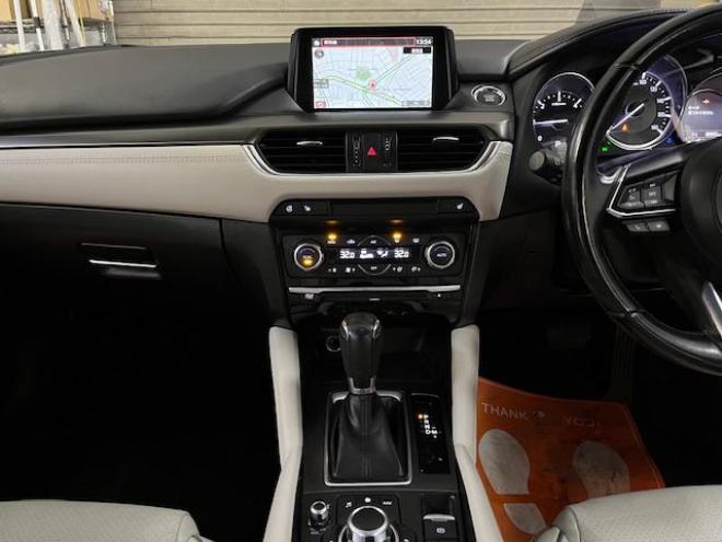 アテンザワゴンＸＤ　Ｌパッケージ　寒冷地仕様　禁煙車　スカイアクティブディーゼルターボ　純正１９インチＡＷ　社外１７ＡＷ＋スタッドレスタイヤ付　純正ナビ（地デジ　ＤＶＤ再生　Ｂｌｕｅｔｏｏｔｈ）＋バックカメラ　前後ドライブレコーダー　ヘッドアップディスプレイ　ＢＯＳＥサウンド　衝突軽減ブレーキ　レーダークルーズコントロール　車線逸脱警報　ＬＥＤヘッドライト　フロントガラス熱線　シートヒーター　ステアリングヒーター　横滑り防止装置　ＥＴＣ 4WD 2200 5Dr