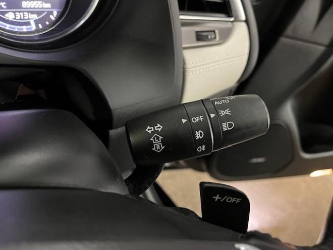 アテンザワゴンＸＤ　Ｌパッケージ　寒冷地仕様　禁煙車　スカイアクティブディーゼルターボ　純正１９インチＡＷ　社外１７ＡＷ＋スタッドレスタイヤ付　純正ナビ（地デジ　ＤＶＤ再生　Ｂｌｕｅｔｏｏｔｈ）＋バックカメラ　前後ドライブレコーダー　ヘッドアップディスプレイ　ＢＯＳＥサウンド　衝突軽減ブレーキ　レーダークルーズコントロール　車線逸脱警報　ＬＥＤヘッドライト　フロントガラス熱線　シートヒーター　ステアリングヒーター　横滑り防止装置　ＥＴＣ 4WD 2200 5Dr