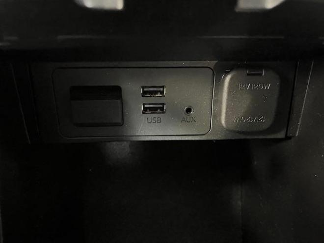 アテンザワゴンＸＤ　Ｌパッケージ　寒冷地仕様　禁煙車　スカイアクティブディーゼルターボ　純正１９インチＡＷ　社外１７ＡＷ＋スタッドレスタイヤ付　純正ナビ（地デジ　ＤＶＤ再生　Ｂｌｕｅｔｏｏｔｈ）＋バックカメラ　前後ドライブレコーダー　ヘッドアップディスプレイ　ＢＯＳＥサウンド　衝突軽減ブレーキ　レーダークルーズコントロール　車線逸脱警報　ＬＥＤヘッドライト　フロントガラス熱線　シートヒーター　ステアリングヒーター　横滑り防止装置　ＥＴＣ 4WD 2200 5Dr