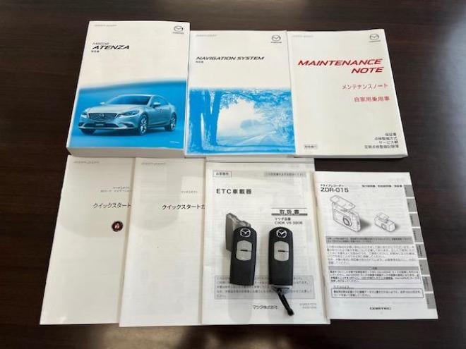 アテンザワゴンＸＤ　Ｌパッケージ　寒冷地仕様　禁煙車　スカイアクティブディーゼルターボ　純正１９インチＡＷ　社外１７ＡＷ＋スタッドレスタイヤ付　純正ナビ（地デジ　ＤＶＤ再生　Ｂｌｕｅｔｏｏｔｈ）＋バックカメラ　前後ドライブレコーダー　ヘッドアップディスプレイ　ＢＯＳＥサウンド　衝突軽減ブレーキ　レーダークルーズコントロール　車線逸脱警報　ＬＥＤヘッドライト　フロントガラス熱線　シートヒーター　ステアリングヒーター　横滑り防止装置　ＥＴＣ 4WD 2200 5Dr