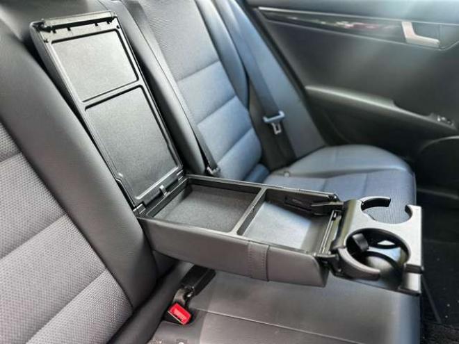 ベンツCクラス C180 アバンギャルド　クルーズコントロール　ABS　ナビTV　バックカメラ　ETC　革シート　キーレス　パワステ　パワーウィンドウ　電動シート　横滑り防止装置　盗難防止装置 正規輸入車 2WD 1800