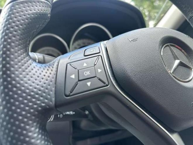 ベンツCクラス C180 アバンギャルド　クルーズコントロール　ABS　ナビTV　バックカメラ　ETC　革シート　キーレス　パワステ　パワーウィンドウ　電動シート　横滑り防止装置　盗難防止装置 正規輸入車 2WD 1800