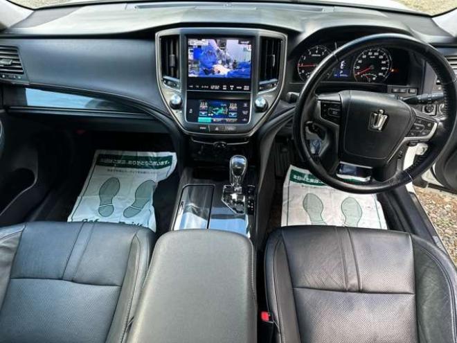 クラウンアスリート 2.5 G i-Four 4WD　サンルーフ　黒皮シート　レーダークルーズ　ETC　パワステ　パワーウィンドウ　純正ナビ　純正アルミ　ABS　キーレスエントリー 2500