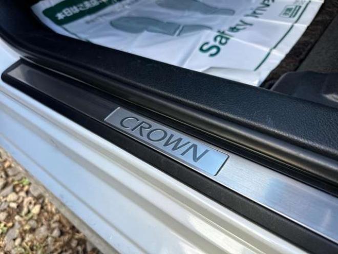 クラウンアスリート 2.5 G i-Four 4WD　サンルーフ　黒皮シート　レーダークルーズ　ETC　パワステ　パワーウィンドウ　純正ナビ　純正アルミ　ABS　キーレスエントリー 2500