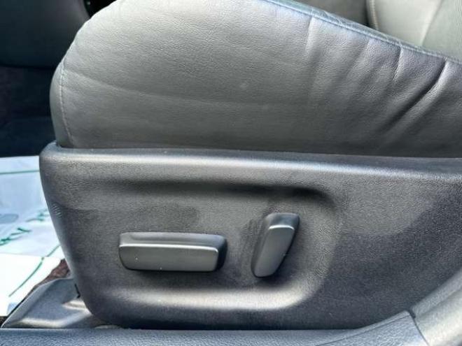 クラウンアスリート 2.5 G i-Four 4WD　サンルーフ　黒皮シート　レーダークルーズ　ETC　パワステ　パワーウィンドウ　純正ナビ　純正アルミ　ABS　キーレスエントリー 2500