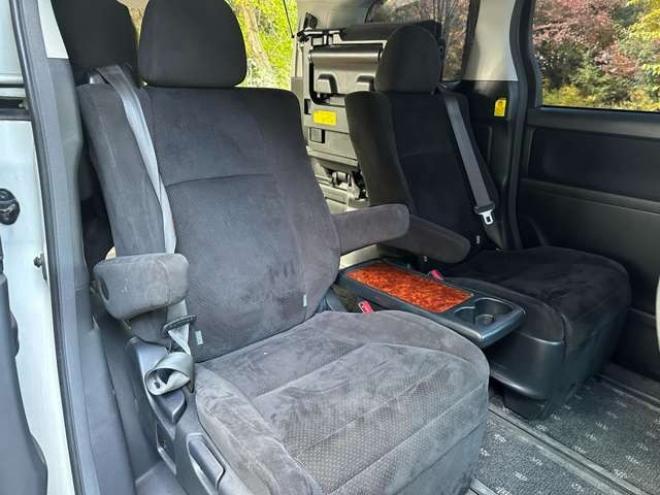 ヴェルファイア3.5 Z プラチナセレクションII 4WD　両側電動スライドドア　パワステ　パワーウィンドウ　ABS　クルーズコントロール　電動リアゲート　地デジナビ　バックカメラ　ETC　キーレス　純正アルミ　3列シート　後席モニター 3500