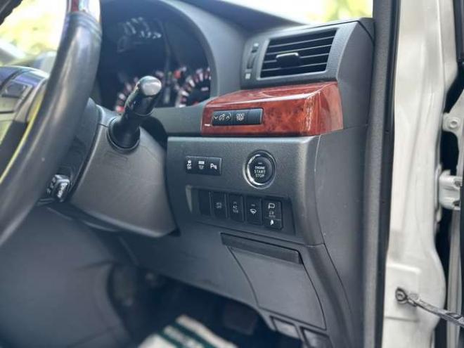 ヴェルファイア3.5 Z プラチナセレクションII 4WD　両側電動スライドドア　パワステ　パワーウィンドウ　ABS　クルーズコントロール　電動リアゲート　地デジナビ　バックカメラ　ETC　キーレス　純正アルミ　3列シート　後席モニター 3500